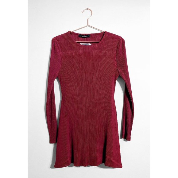 Red Pleated Mia Top - Picture 8 of 9